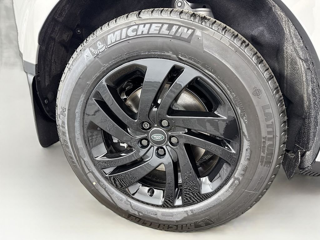 Used 2026 Seoul Pearl Silver Met Land Rover S image 32