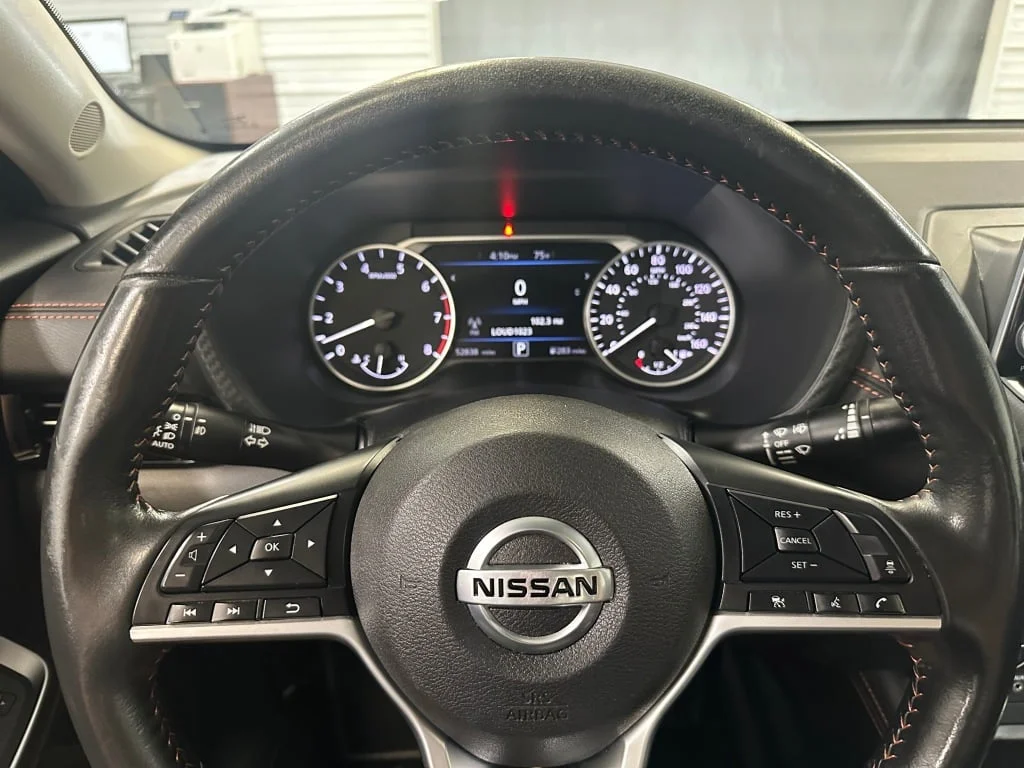 Used 2023 Super Black Nissan SR image 8