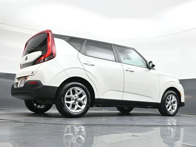 Used 2020 White Kia S image 35
