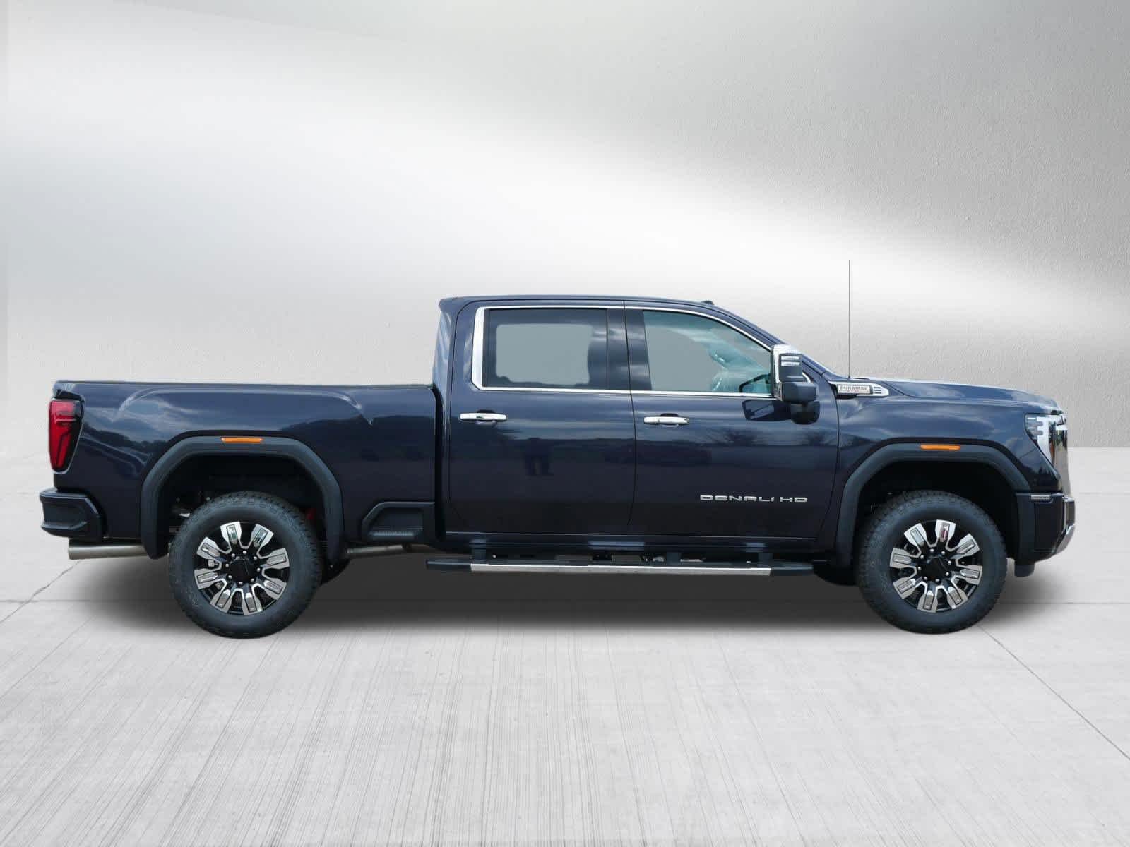 2026 GMC Sierra 3500HD Denali - Photo 6