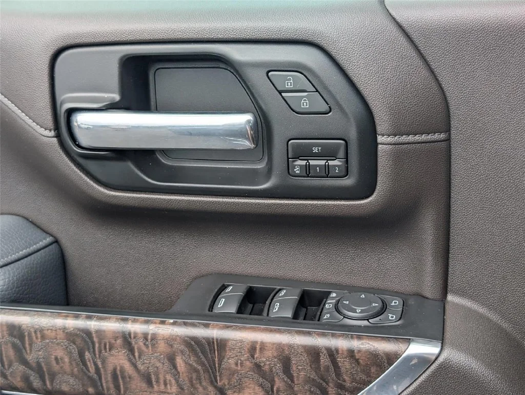 Used 2020 CARBON BLACK METALLIC GMC Denali image 20