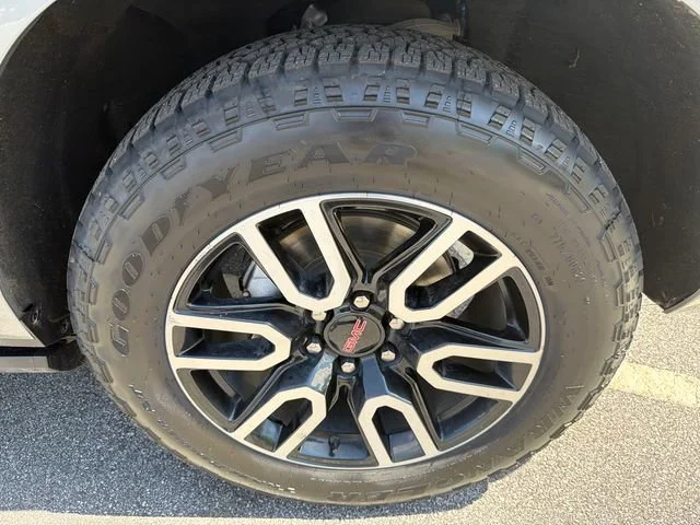 Used 2023 Sterling Metallic GMC AT4 image 12