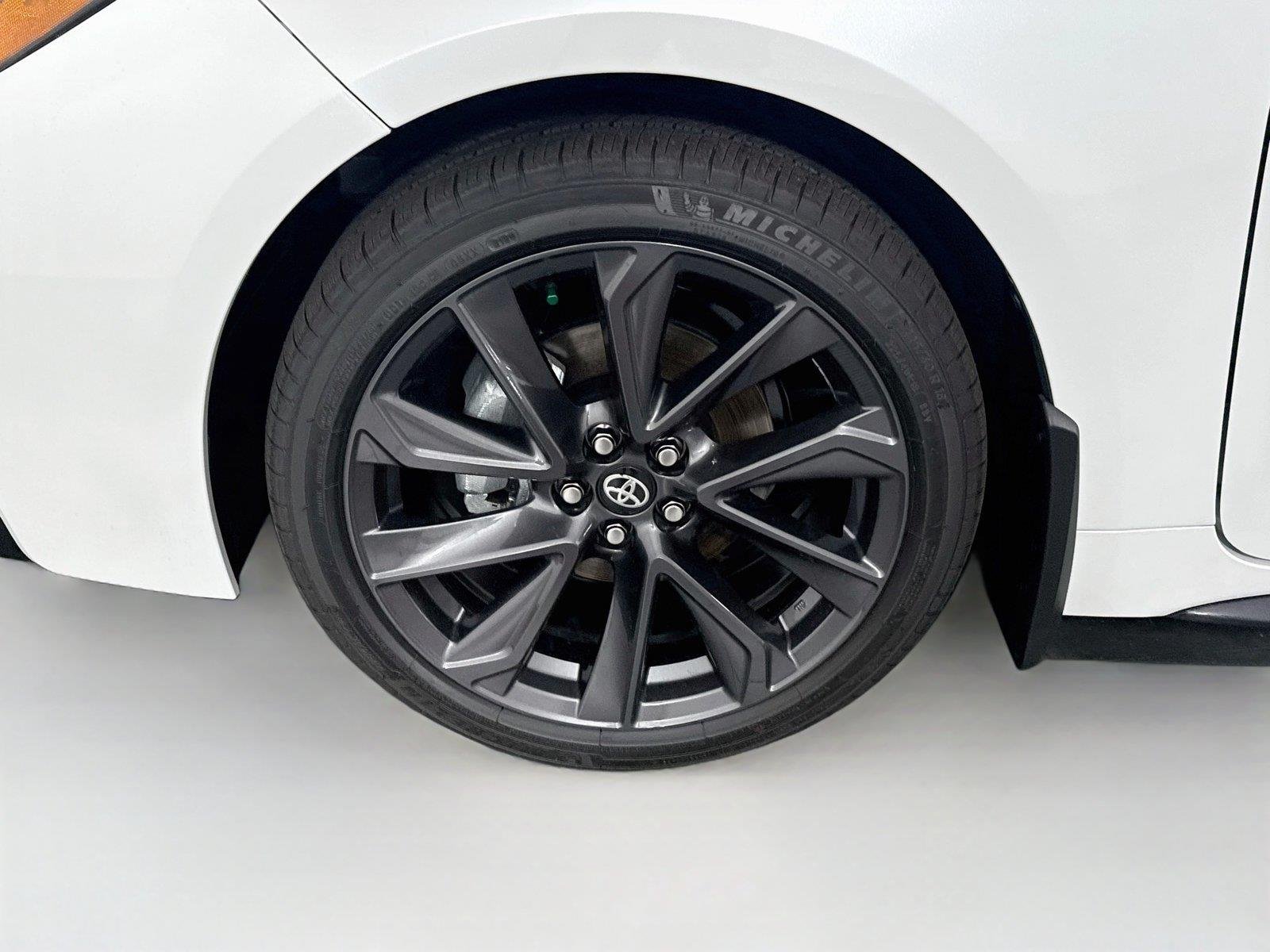 New 2027 Wind Chill Pearl Toyota SE image 11
