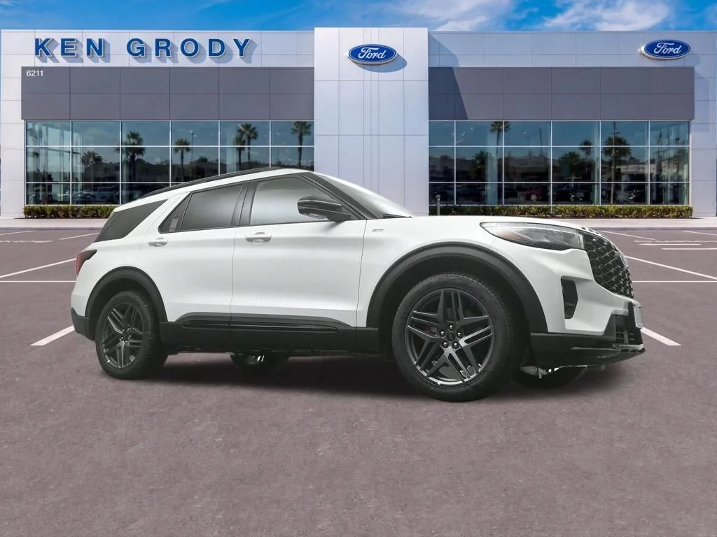 2026 Ford Explorer ST-LINE RWD's photo