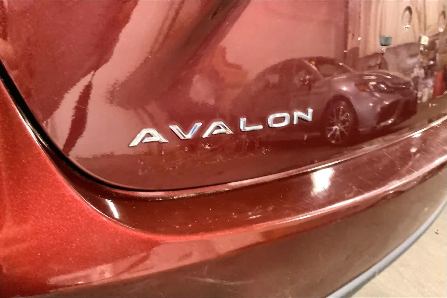 Used 2015 Ooh La La Rouge Mica Toyota XLE Touring image 31
