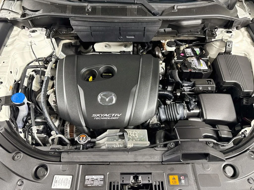 Used 2018 Snowflake White Pearl Mica Mazda Touring image 32