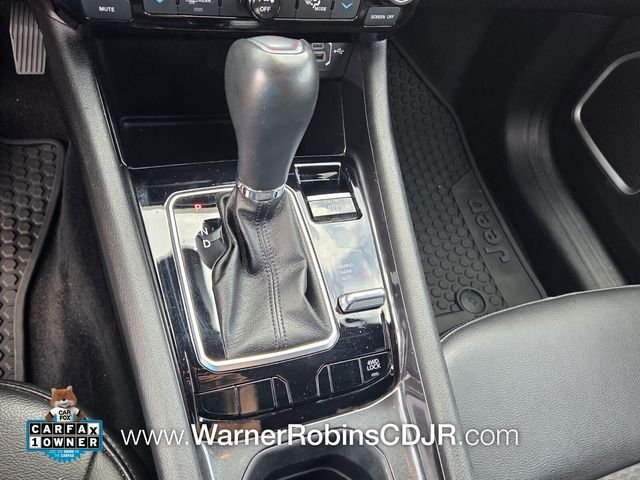 Used 2023 White Jeep Latitude image 25