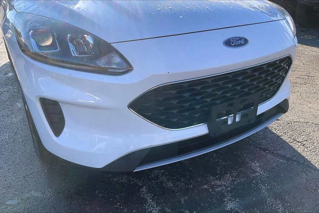 Certified Used 2022 Oxford White Ford SE image 30