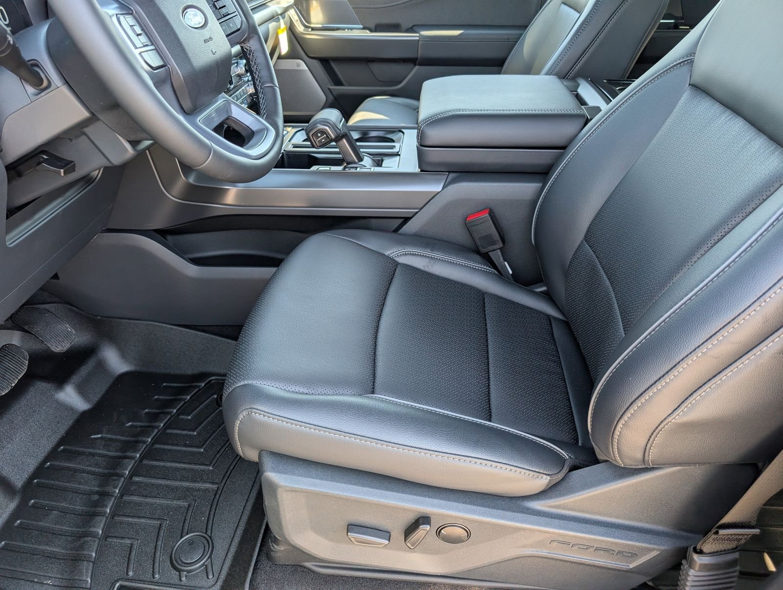 New 2026 Carbonized Gray Metallic Ford Lariat image 14