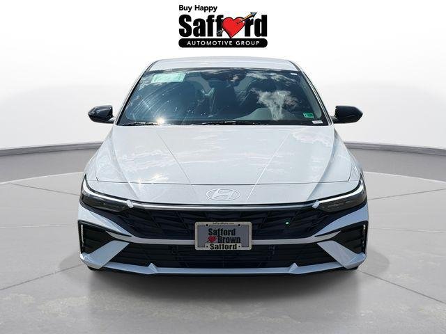 New 2025 White Hyundai SEL Sport image 7