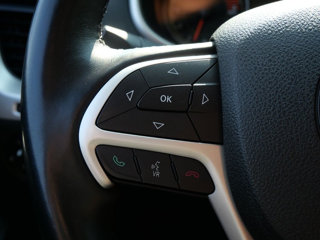 Used 2017 Silver Jeep Trailhawk image 18