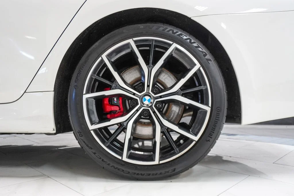 Used 2023 White BMW 530i xDrive image 28