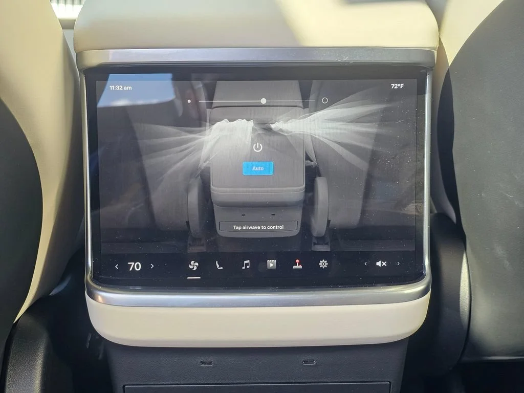 Used 2024  Tesla AWD image 17
