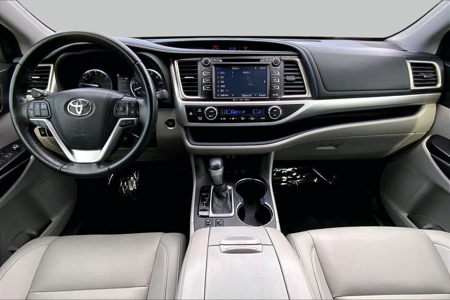 Used 2019 Blizzard Pearl Toyota XLE image 16