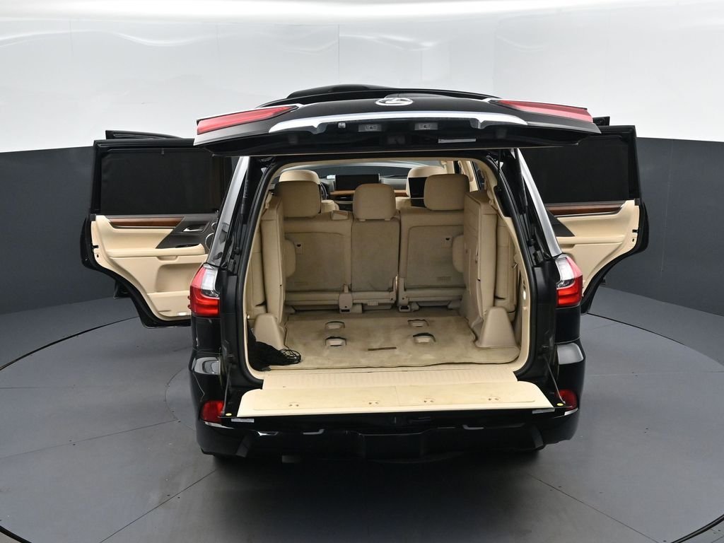 2017 Lexus LX 570 - Photo 50