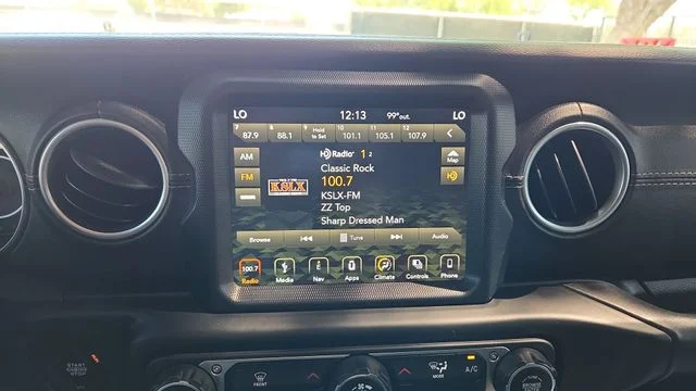 Used 2018 Gray Jeep Unlimited Sahara image 41