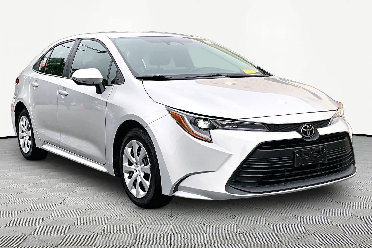 Used 2025 Classic Silver Metallic Toyota LE image 3