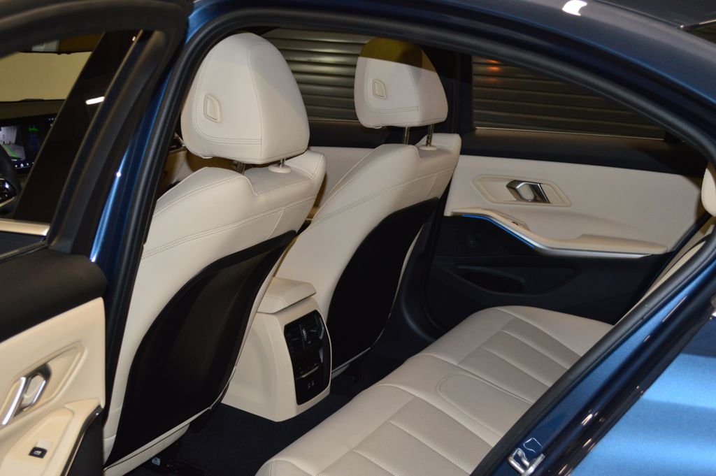 Used 2025 Blue BMW 330i image 34