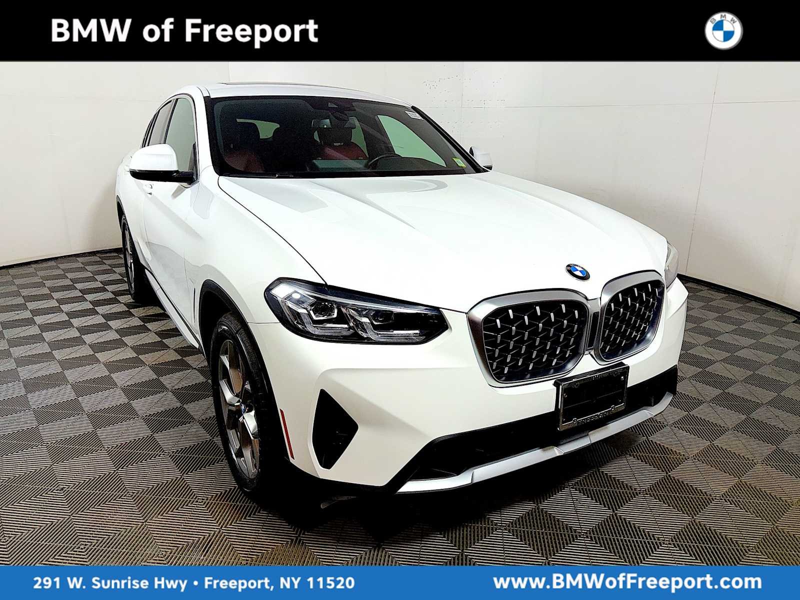 2023 BMW X4 xDrive30i's photo