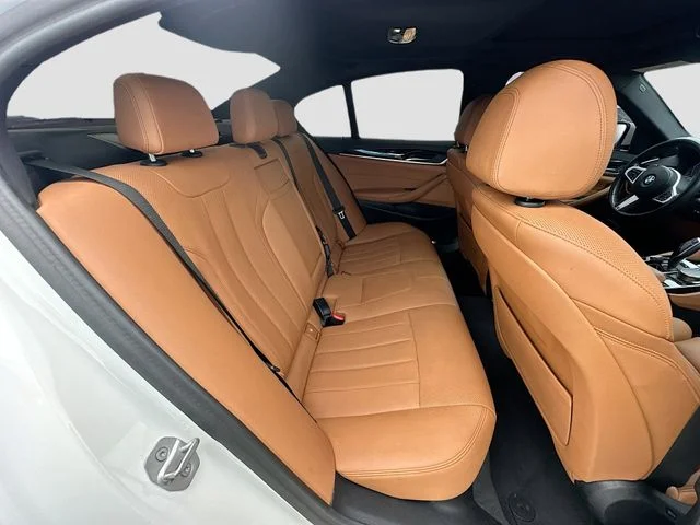 Used 2023 White BMW 540i image 26