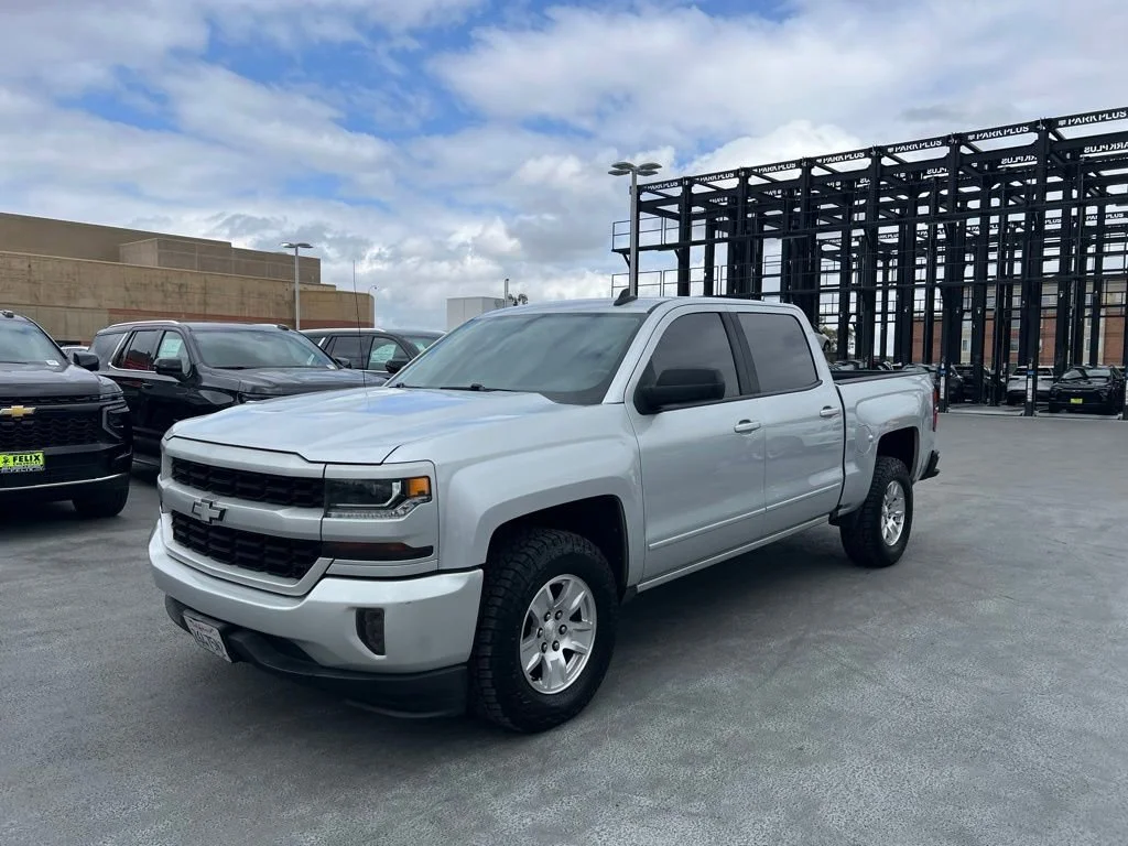 2018 Chevrolet Silverado 1500 LT Crew Cab Standard Box's photo