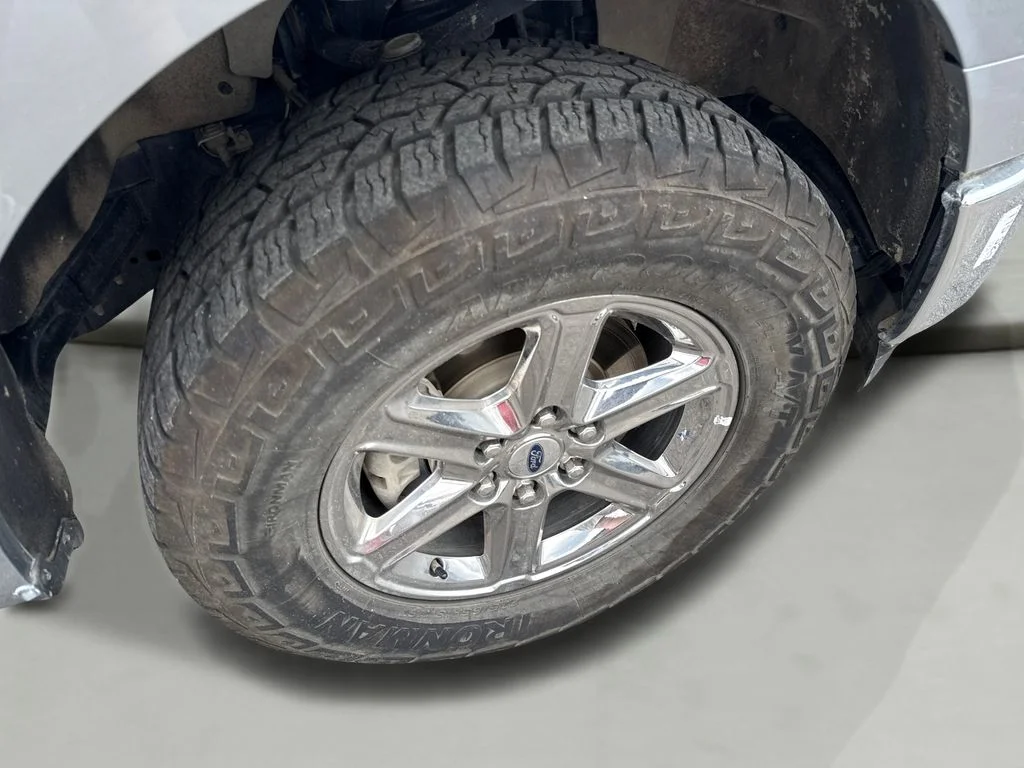 Used 2025 Silver Ford XLT image 9