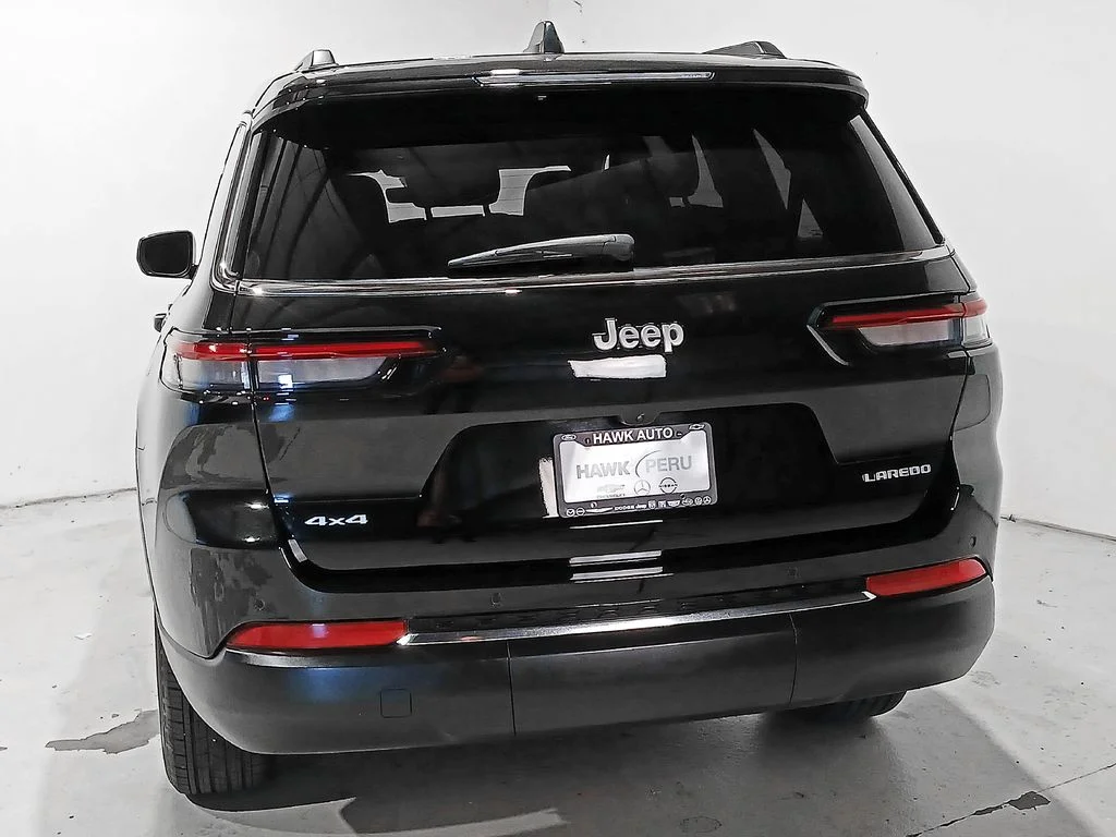 Used 2025 Black Jeep Laredo image 5