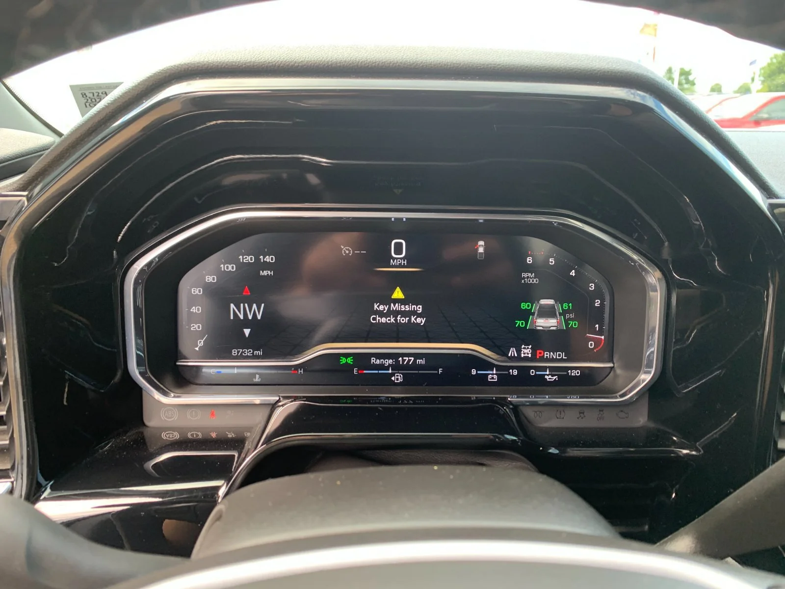 Used 2025 Summit White GMC SLE image 28
