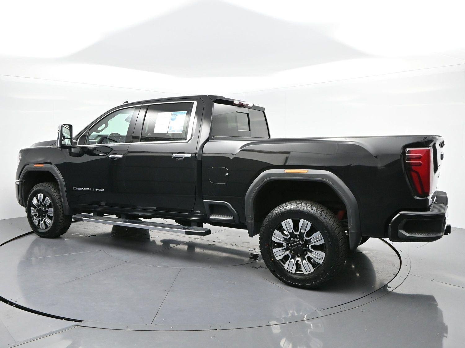 Used 2024 Onyx Black GMC Denali image 5