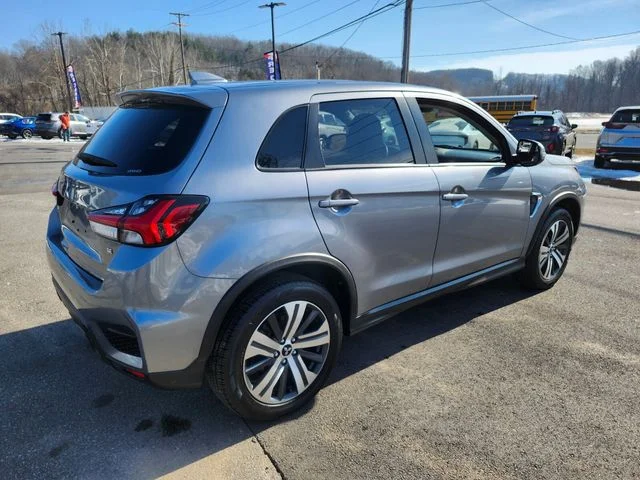 Used 2024 Gray Mitsubishi 2.0 SE image 8