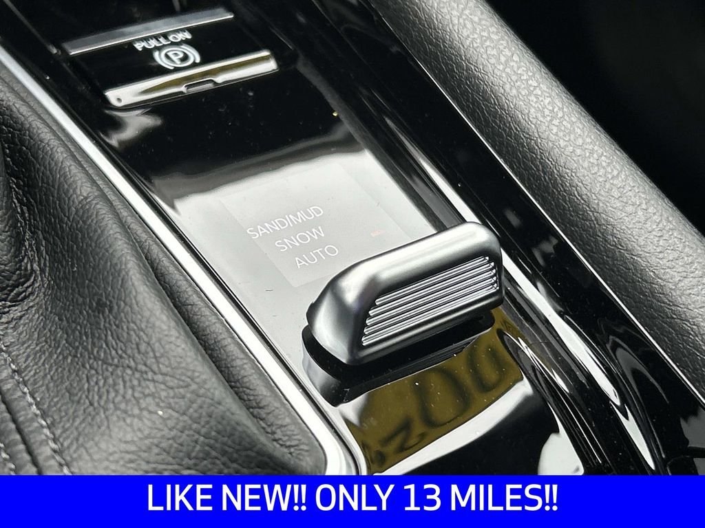 Used 2026 Silver Jeep Limited image 27