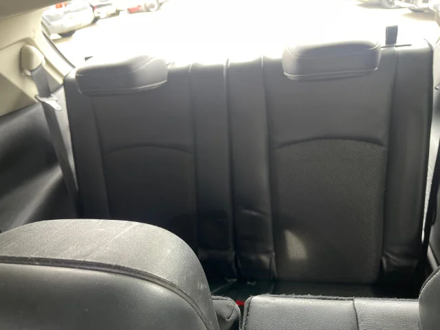 Used 2018 White Dodge Crossroad image 25