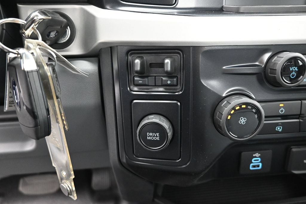 New 2026 Oxford White Ford XL image 15