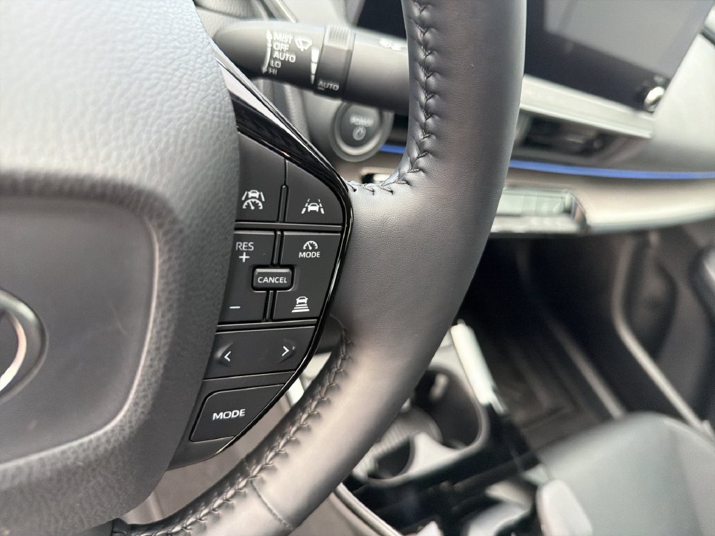 2025 Toyota Prius Limited - Photo 18
