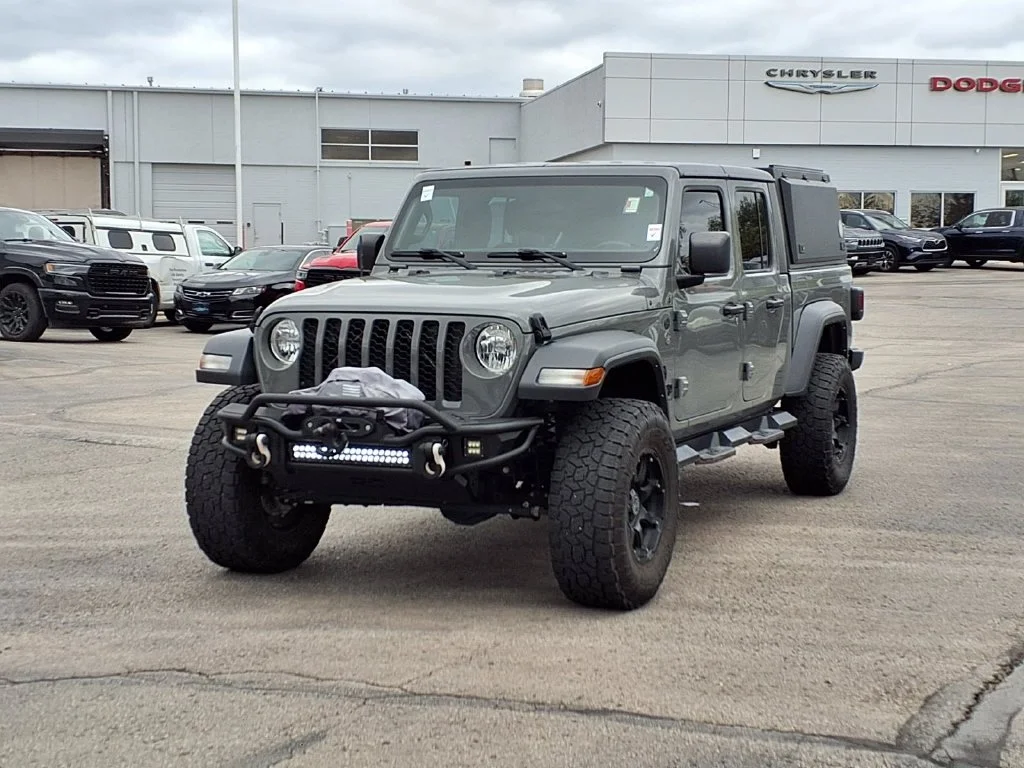 Used 2023 Jeep Gladiator Sport with VIN 1C6HJTAG7PL549742 for sale in Kansas City