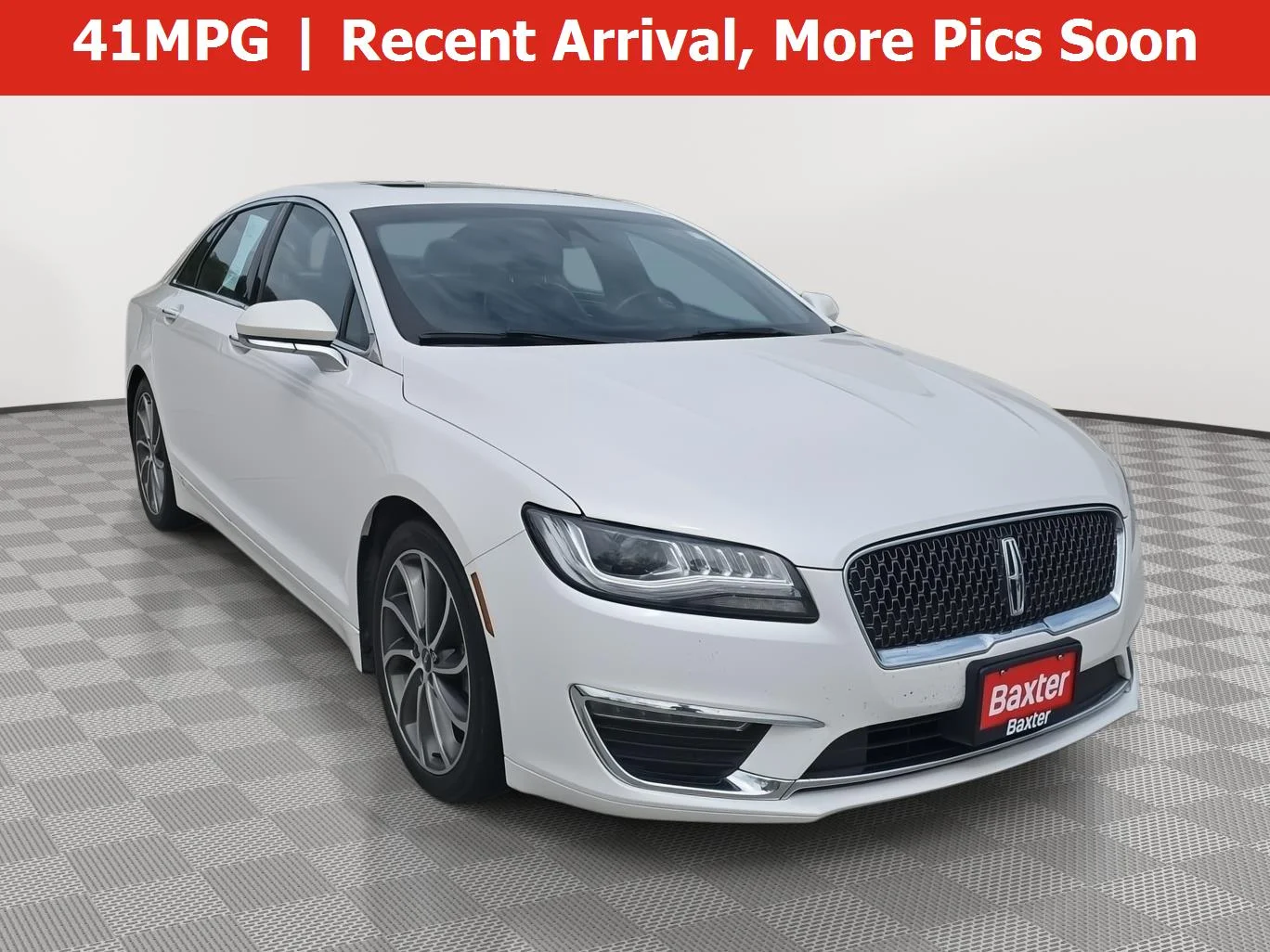 Used 2019 White Platinum Metallic Tri-Coat Lincoln Hybrid Reserve I image 1
