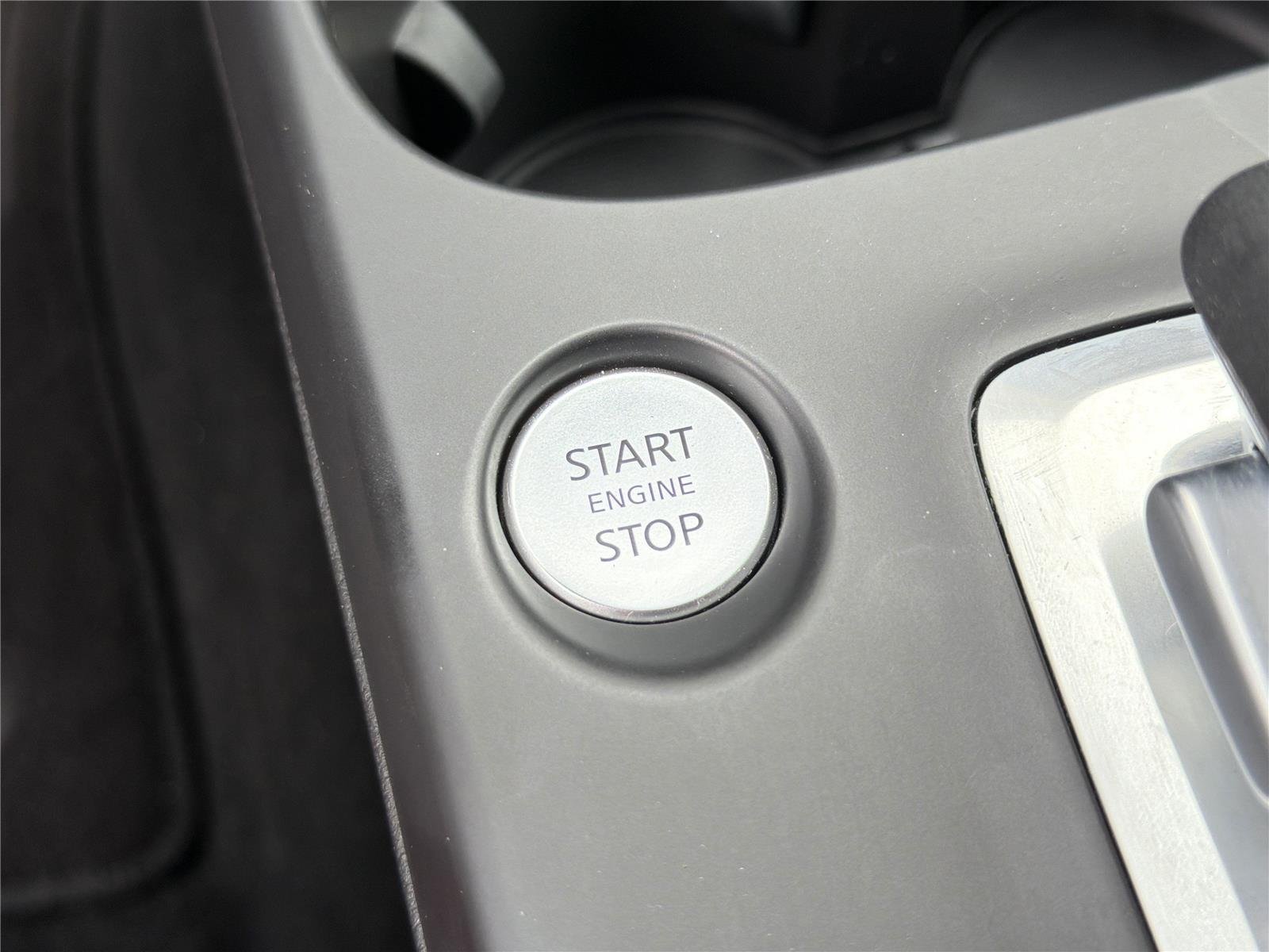 Used 2023 Radiant White INFINITI SPORT image 10
