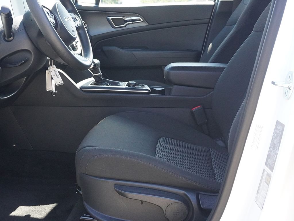 Used 2024 White Kia LX image 24