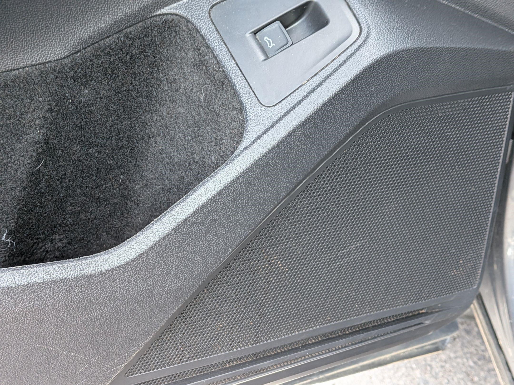 Used 2022 Platinum Gray Metallic Volkswagen SE image 14