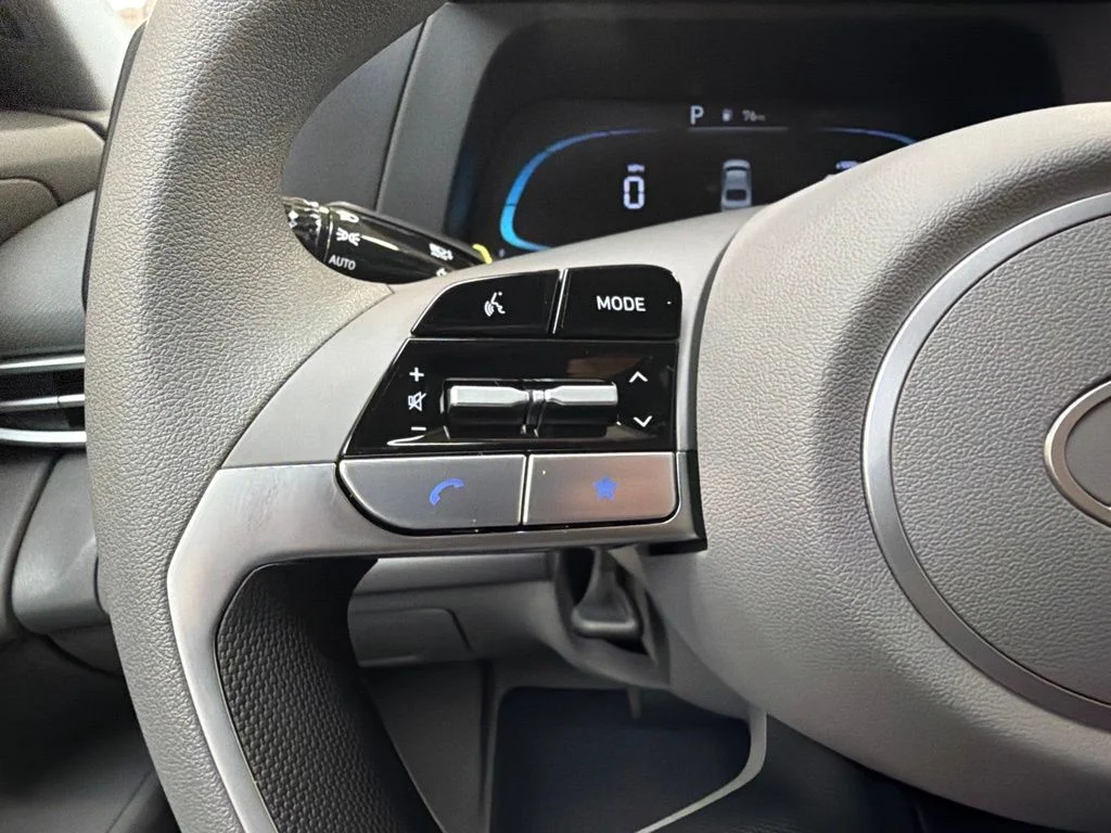 New 2026 Abyss Black Hyundai SE image 16