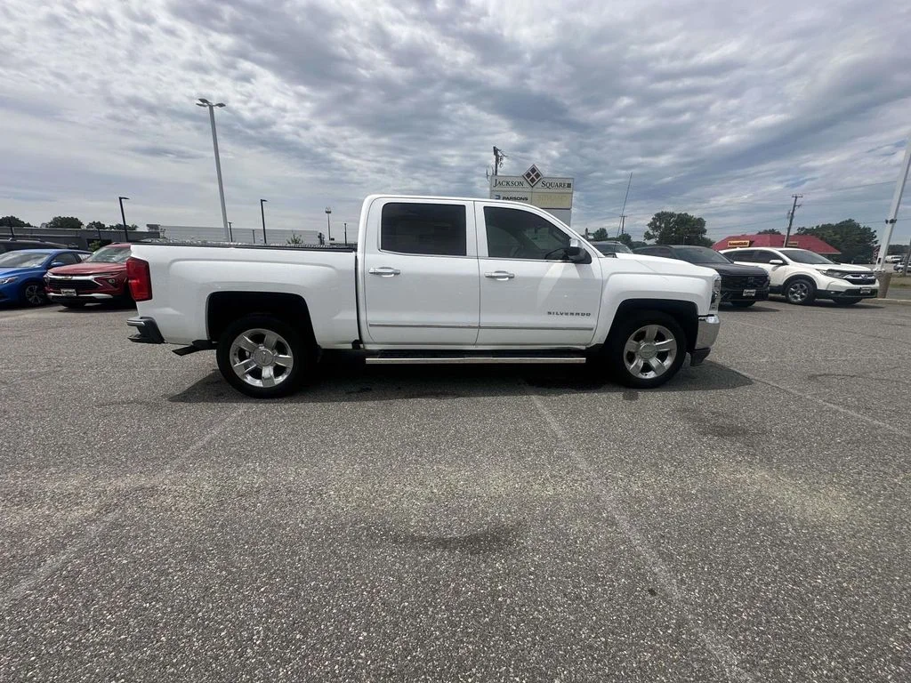 Used 2018 White Chevrolet LTZ image 7