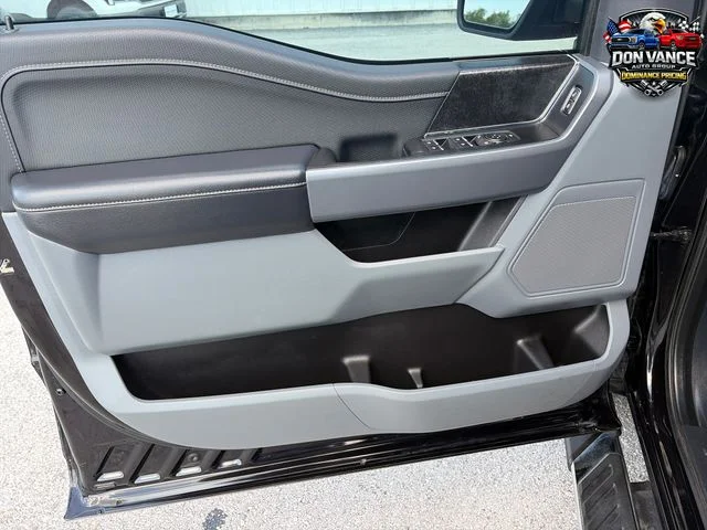 Used 2021 Black Ford XLT image 10