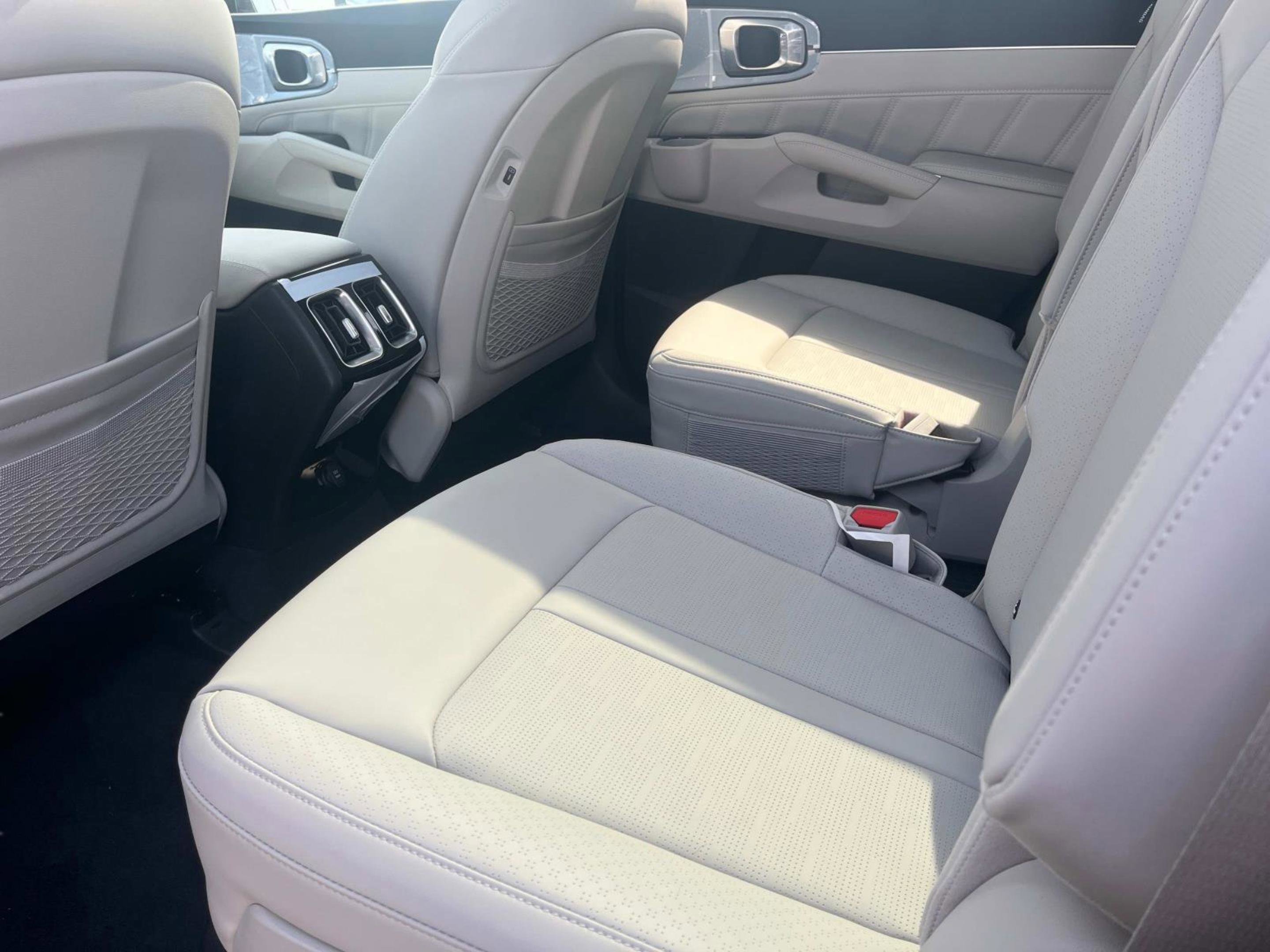 2025 Kia Sorento X-Line SX - Photo 21