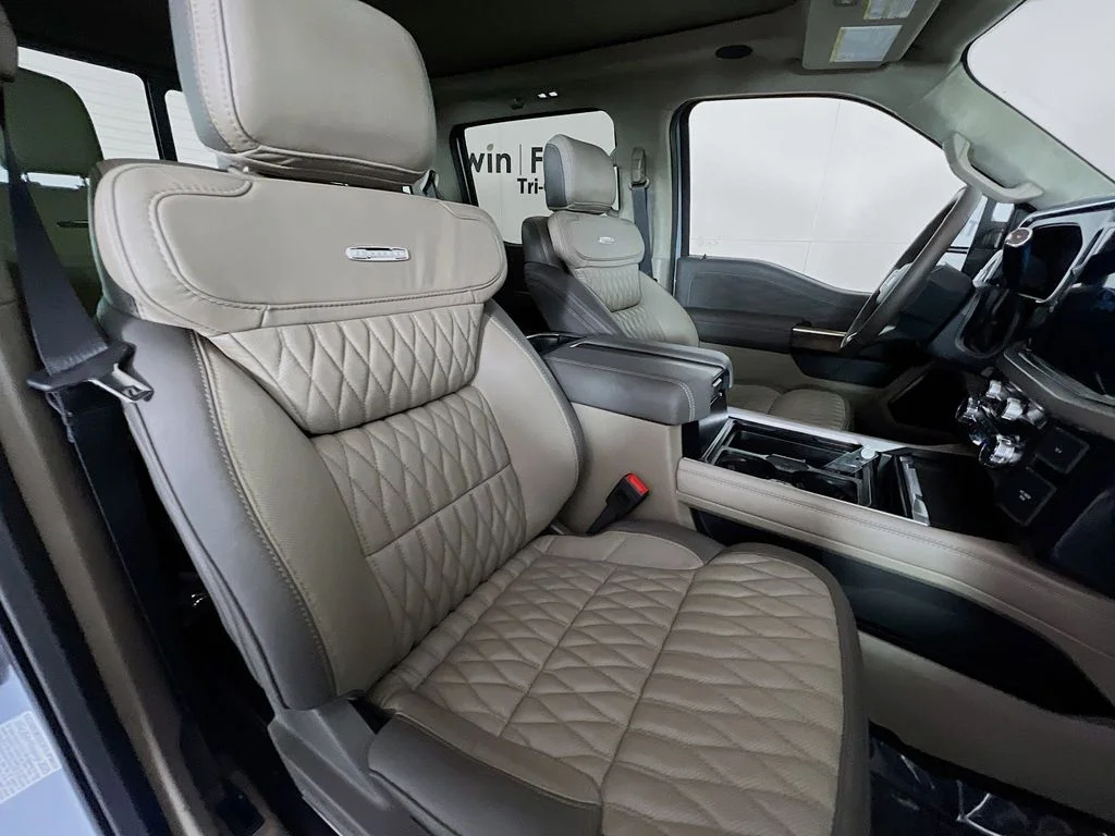 2026 Ford F-350 Super Duty Platinum - Photo 17