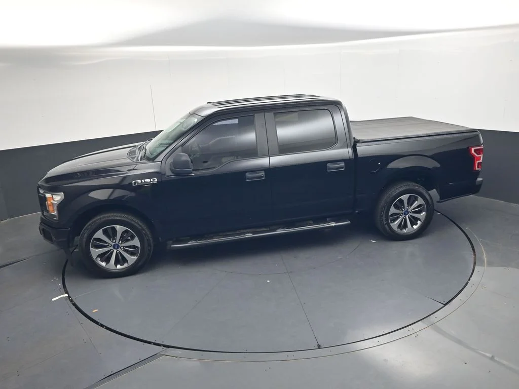 Used 2019 Black Ford XL image 24