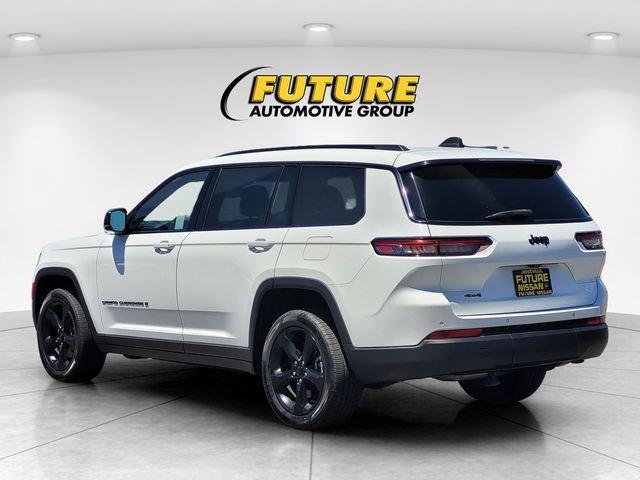 Used 2023 White Jeep Altitude image 7