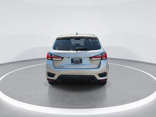 Used 2025 Gray Mitsubishi 2.0 SE image 7