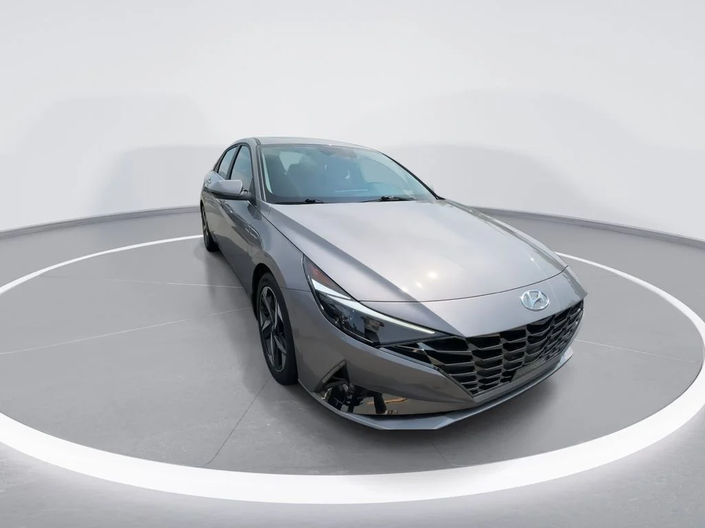 Used 2023 Silver Hyundai Limited image 2