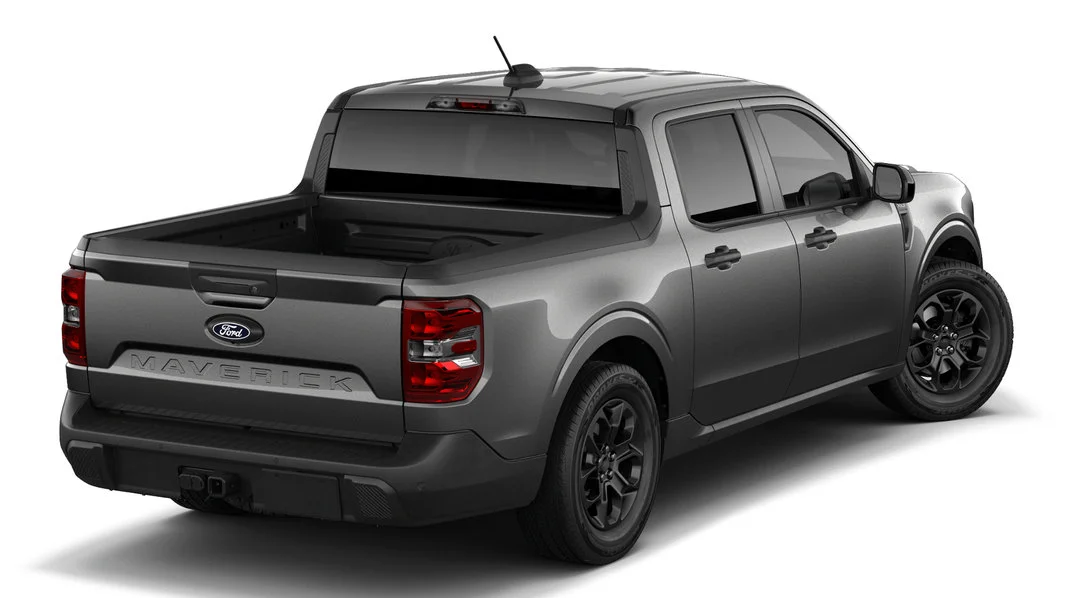 New 2026 Carbonized Grey Metallic Ford XLT image 3
