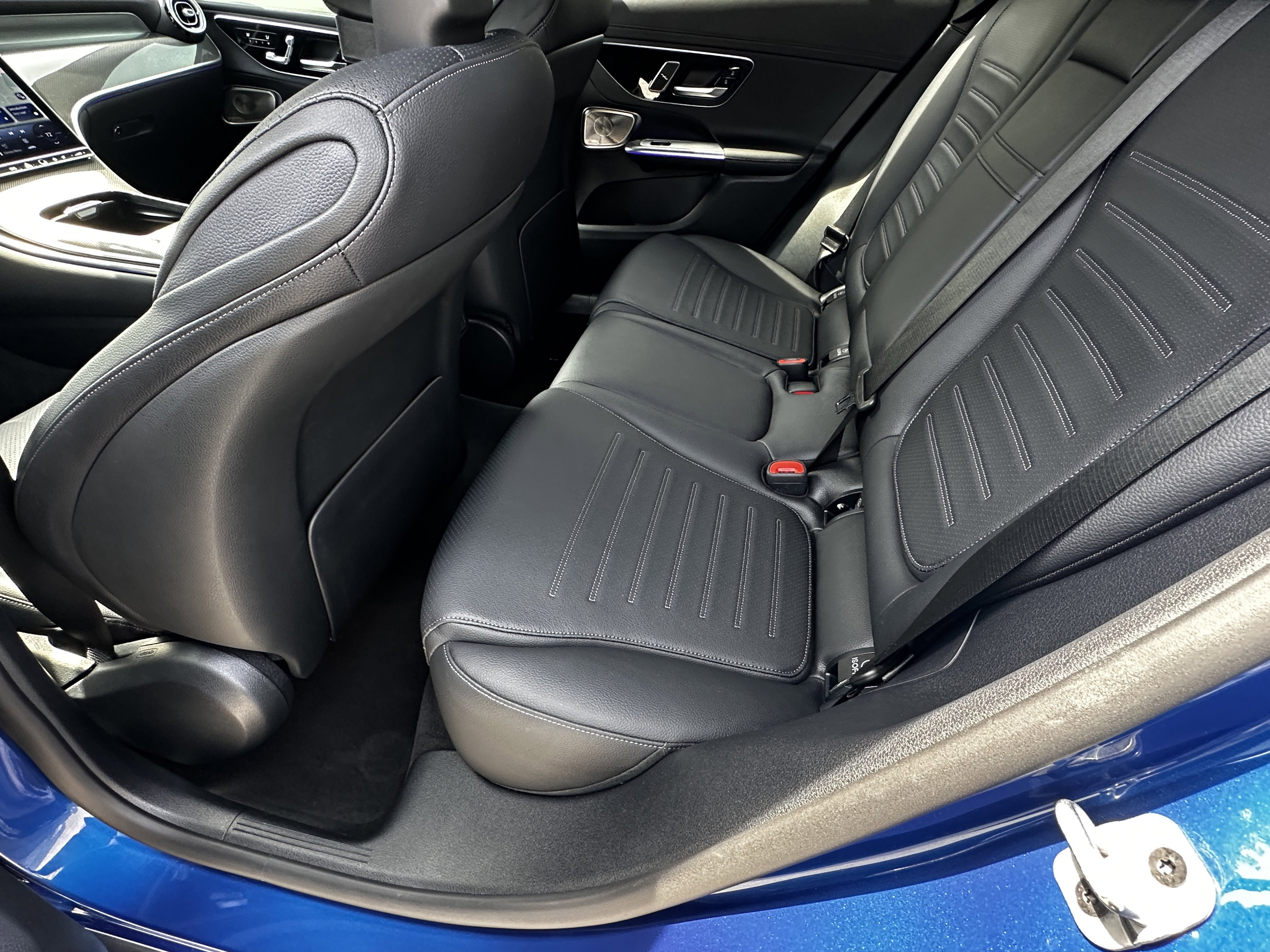 Certified Used 2025 Blue Mercedes-Benz GLC 300 image 24